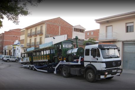 Grúas C. Lorente e Hijos grua con vagones 